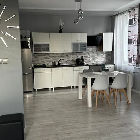 Apartamenty Sofija Deluxe Centrum Зелена Гура Екстер'єр фото