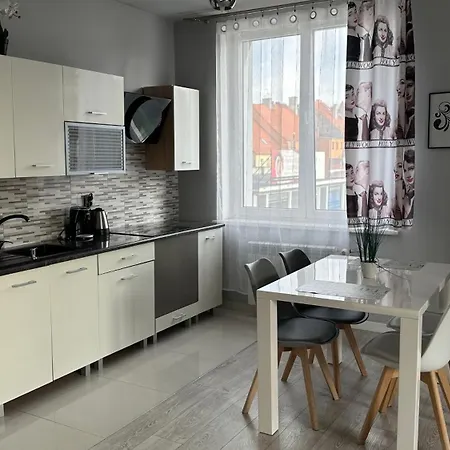 Apartamenty Sofija Deluxe Centrum Зелена Гура Екстер'єр фото
