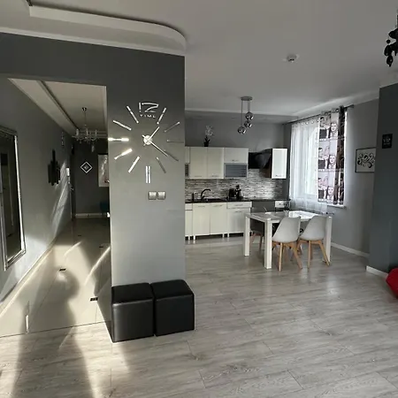 Apartamenty Sofija Deluxe Centrum Зелена Гура Екстер'єр фото
